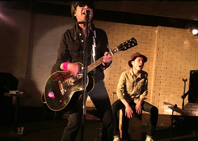 稲葉ナオキさん、汗だくでロックを熱演、笑わせてもくれました。